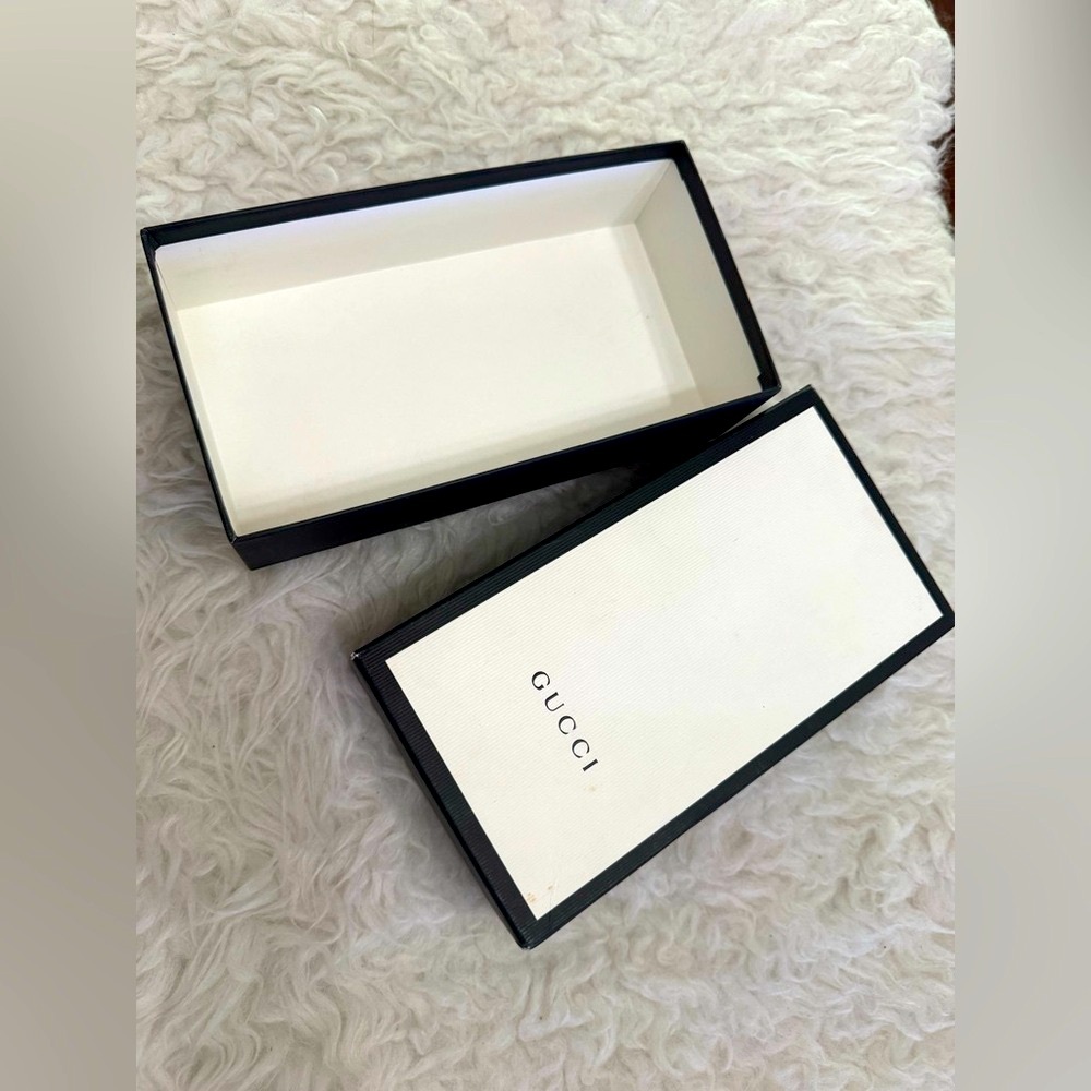 Gucci Long Wallet Gift Box - Picture 5 of 6